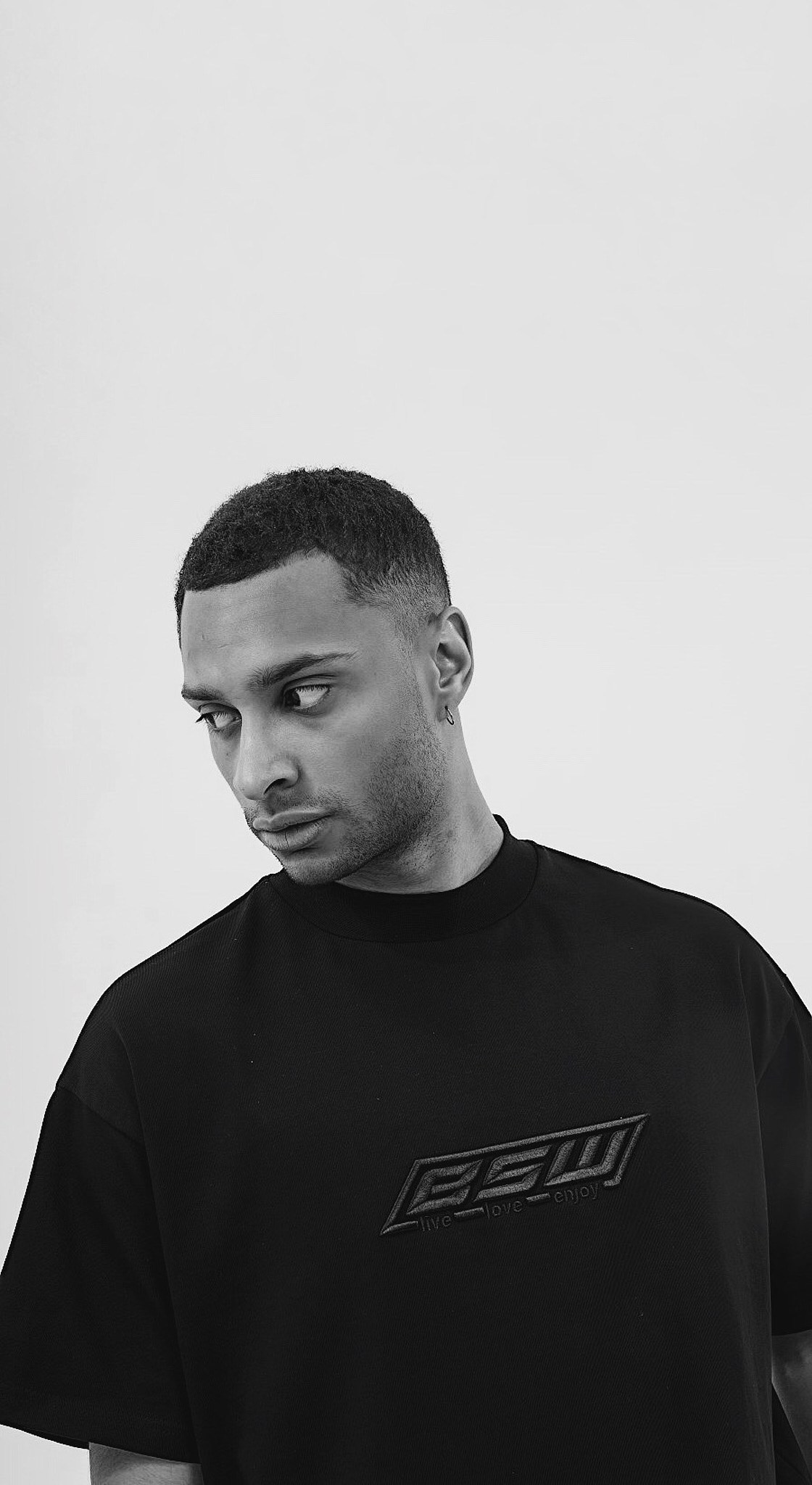 Марк модель мулат Москва. Продакшен г. Москва съемка мужской одежды, мужские модели, фото и видео, организация под ключ