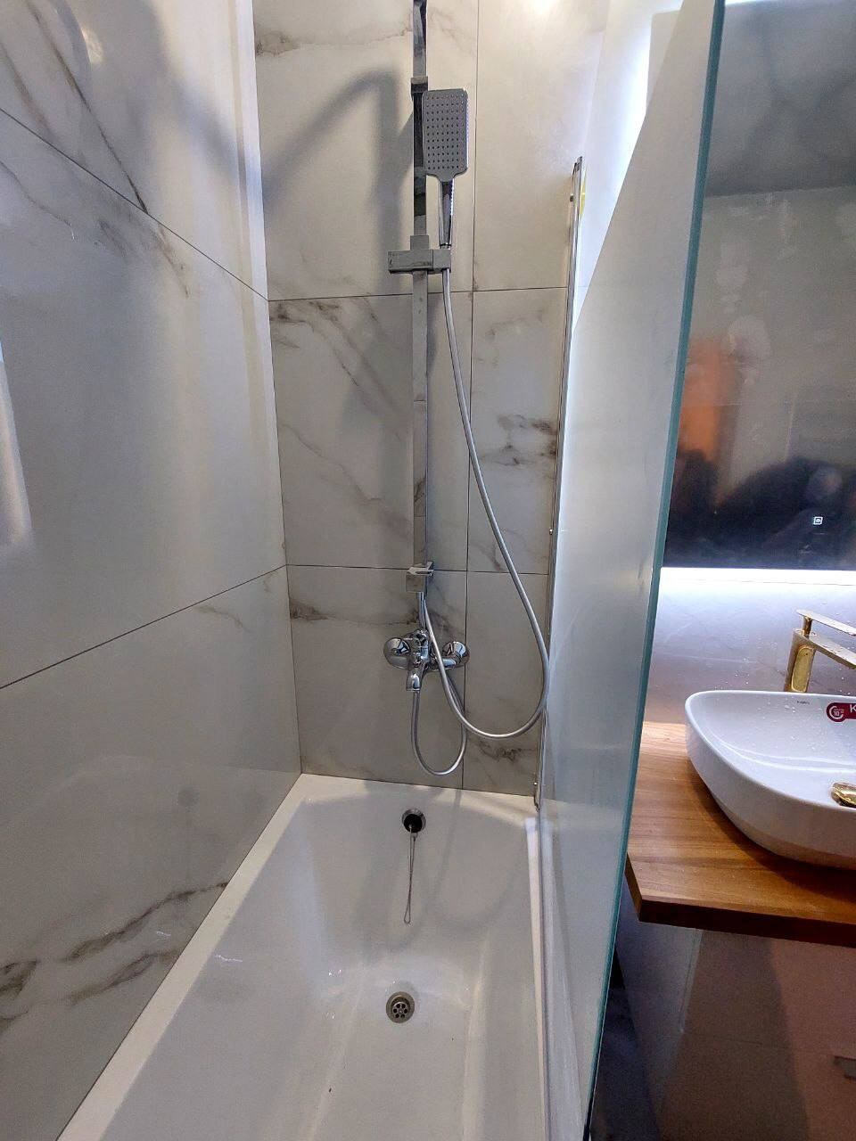 Ванная комната (ул. Ленская д. 10). Ремонт санузла, туалета, ванной под ключ в Казани. Укладка плитки