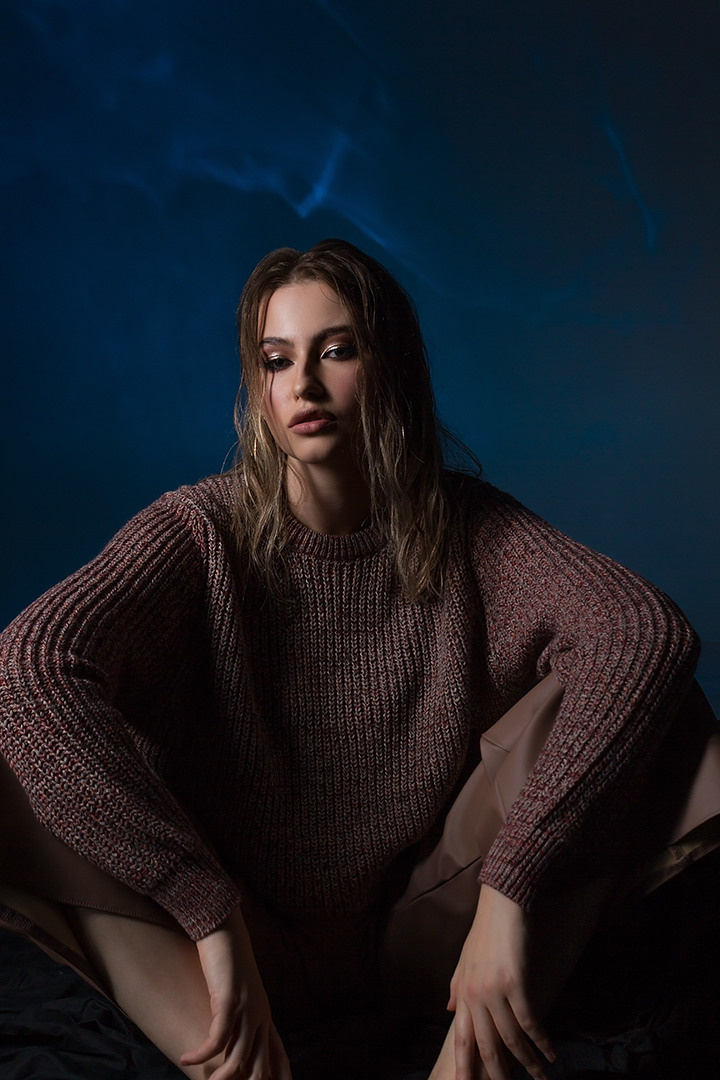 Женские студийные портреты для серт. Фотограф Анастасия Косюра