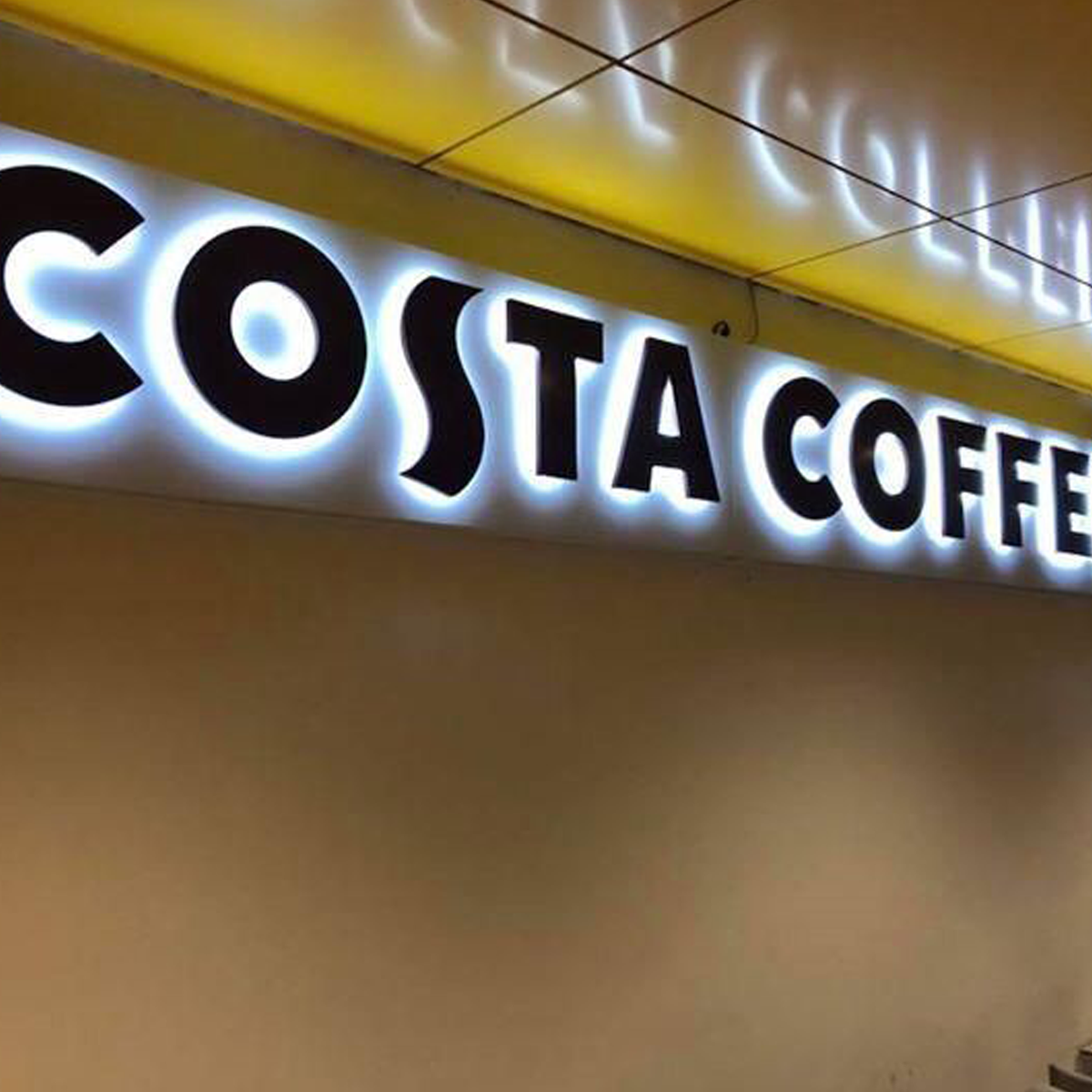 Изготавливаем в Симферополе и Крыму Вывески с контражурной подсветкой 