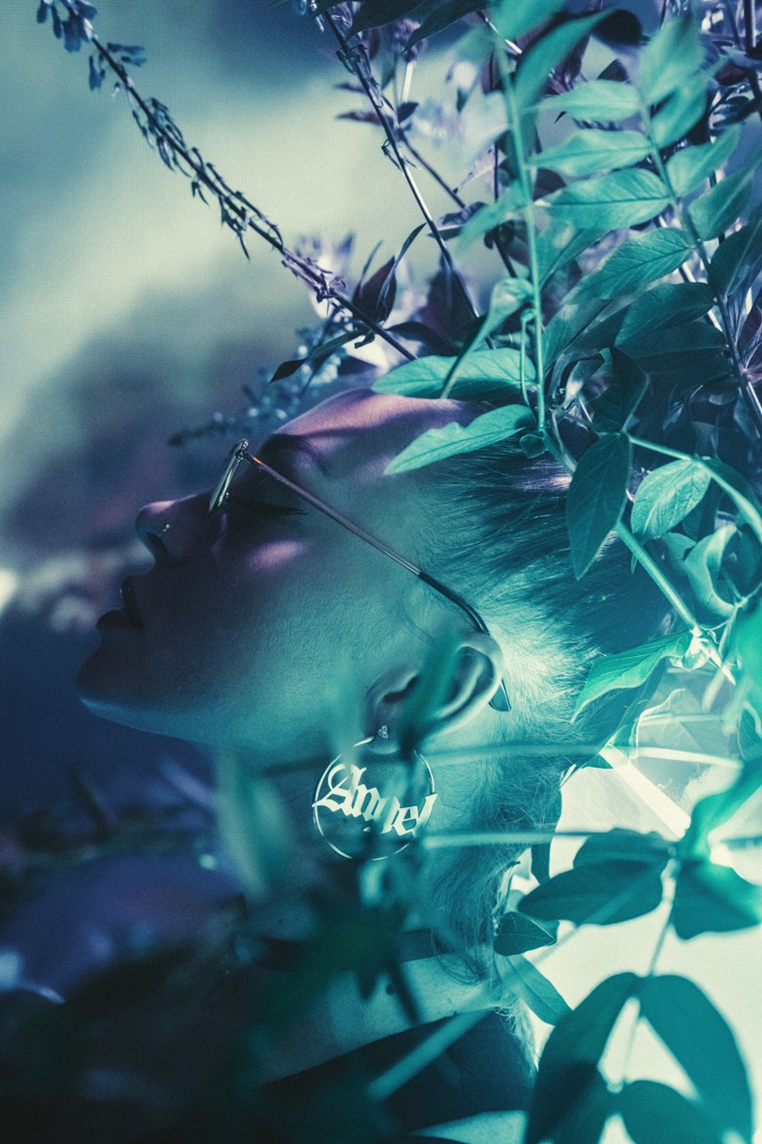 Современная концептуальная фотография о теле, уязвимости и идентичности. Визуальная практика на стиле честности, пост-иронии и искусства.Рекламная фотография, Концептуальная фотография, Современный художник, Психология, Коммерческий фотограф, Репортажный фотограф, Стрит фотография, Арт, Сюрреализм, Мобильная фотография, Снято на айфон, Дима Бурза