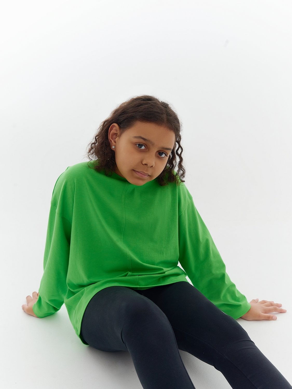 Детская одежда: лонгсливы и футболки. Портретный фотограф в Санкт-Петербурге