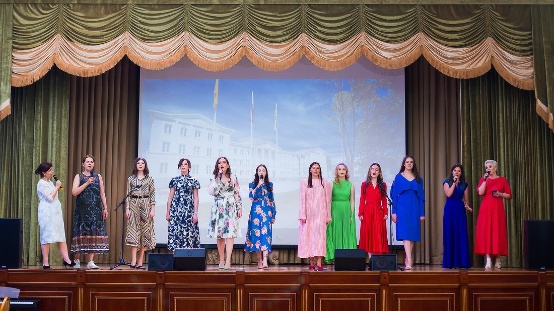 Выпускной в гимназии «Василиада». Репортажный фотограф Борис Геер