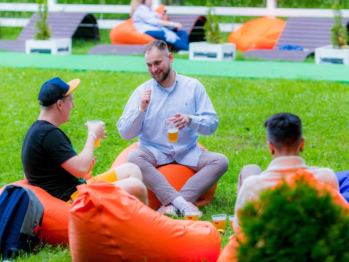 Фотосъемка корпоратива Major на берегу строгинской поймы. Репортажный фотограф Борис Геер