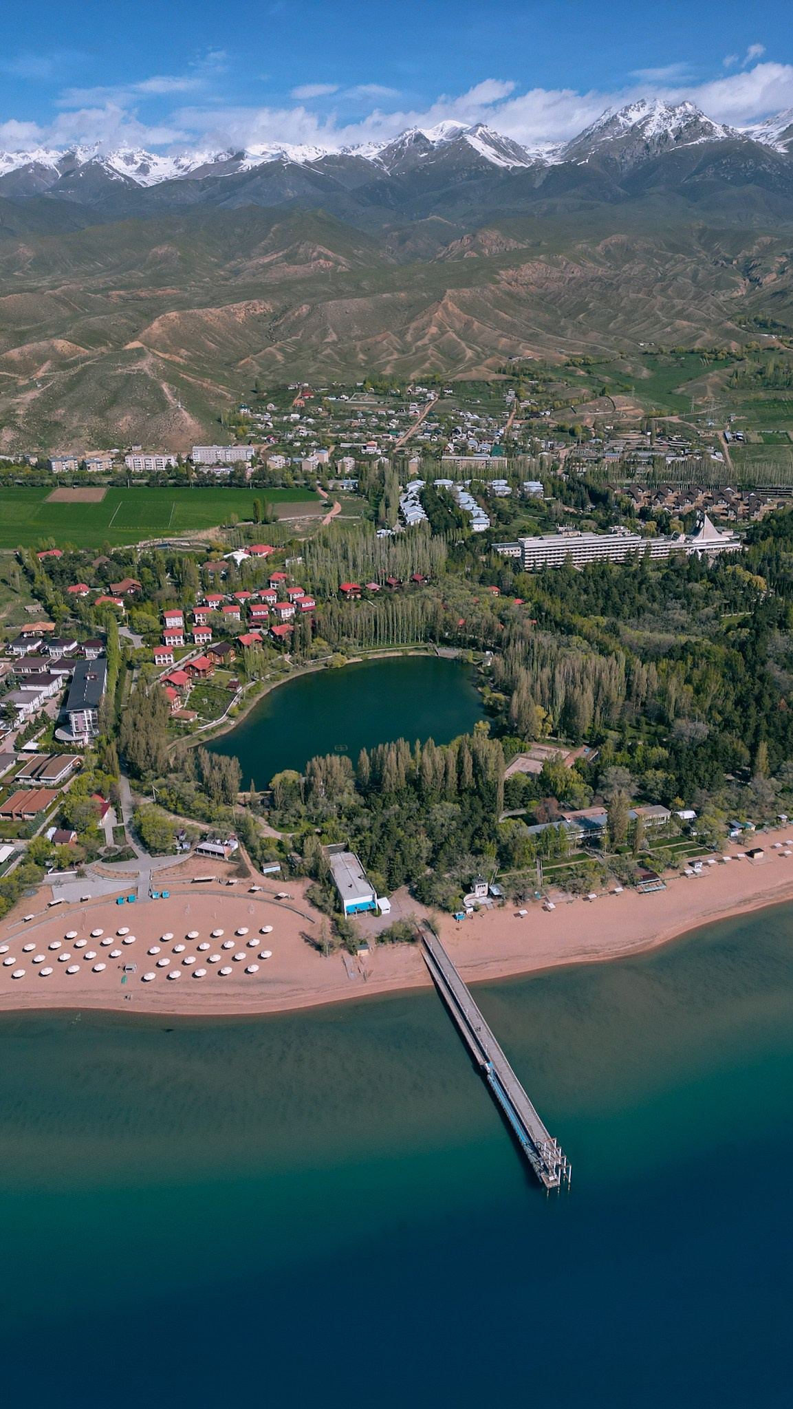 Кыргызстан. Человек с фотокамерой