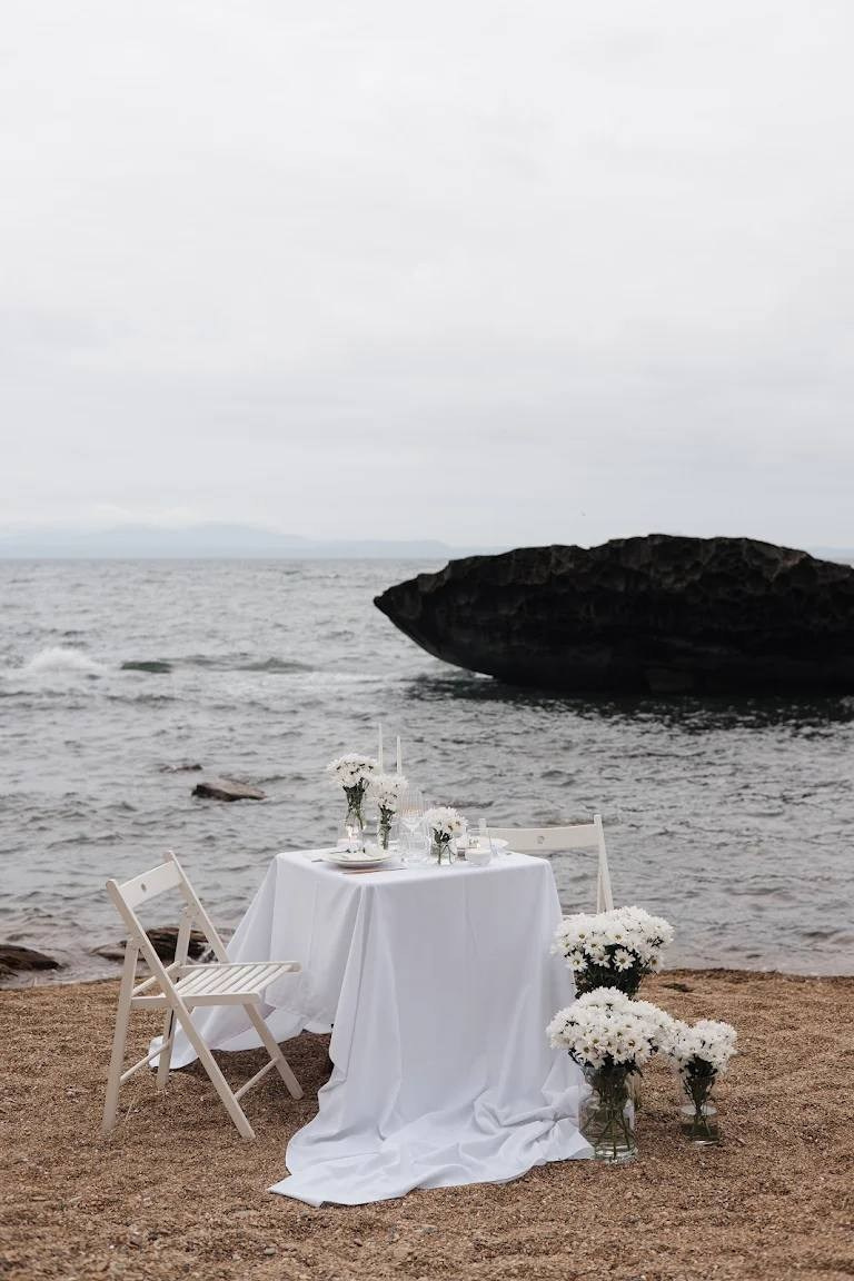 Свидание у моря во Владивсотоке. Организация свадеб и других мероприятий во Владивостоке от «Рядом быть»