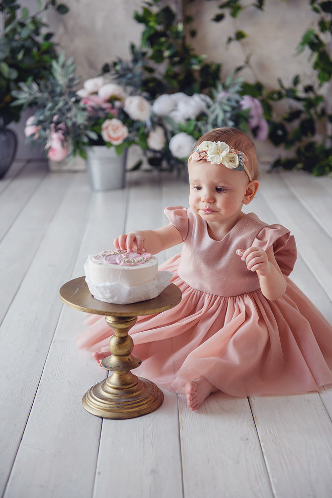 Фотосессия в годик  Первый день рождения. Выпускные альбомы для школьников в Череповце