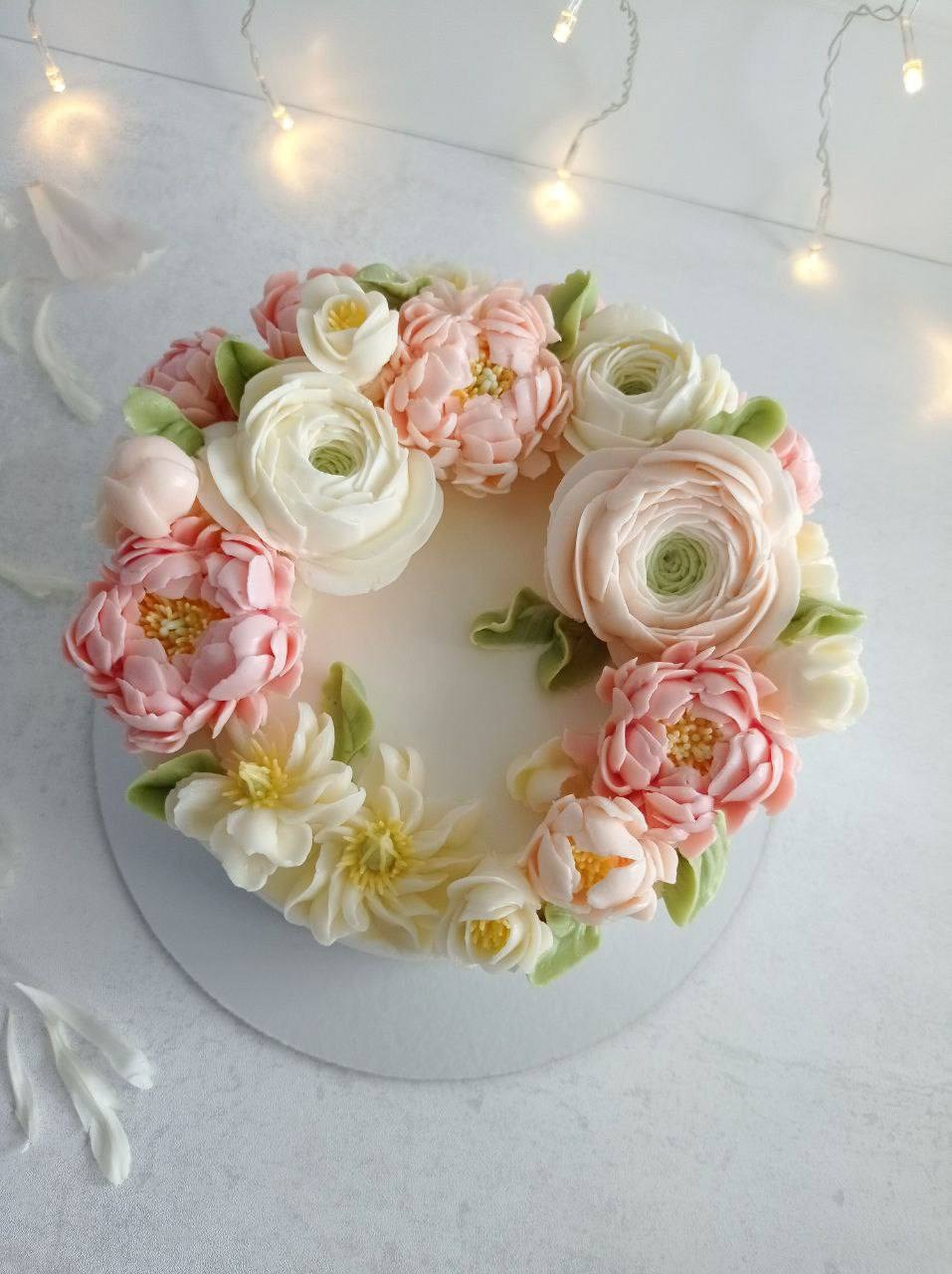 Работы учениц. Аникина Юлия / Кремовая флористика в корейской технике