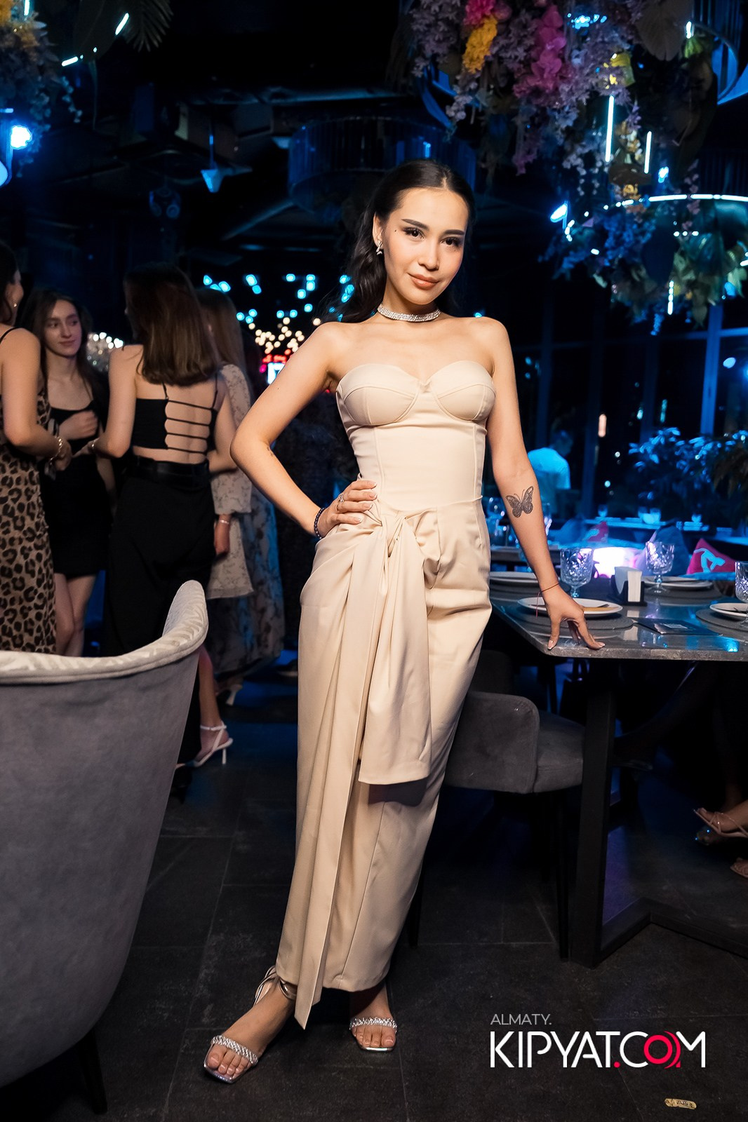 FRIENDS BAR & TERRACE. КИПЯТКОМ АЛМАТЫ!