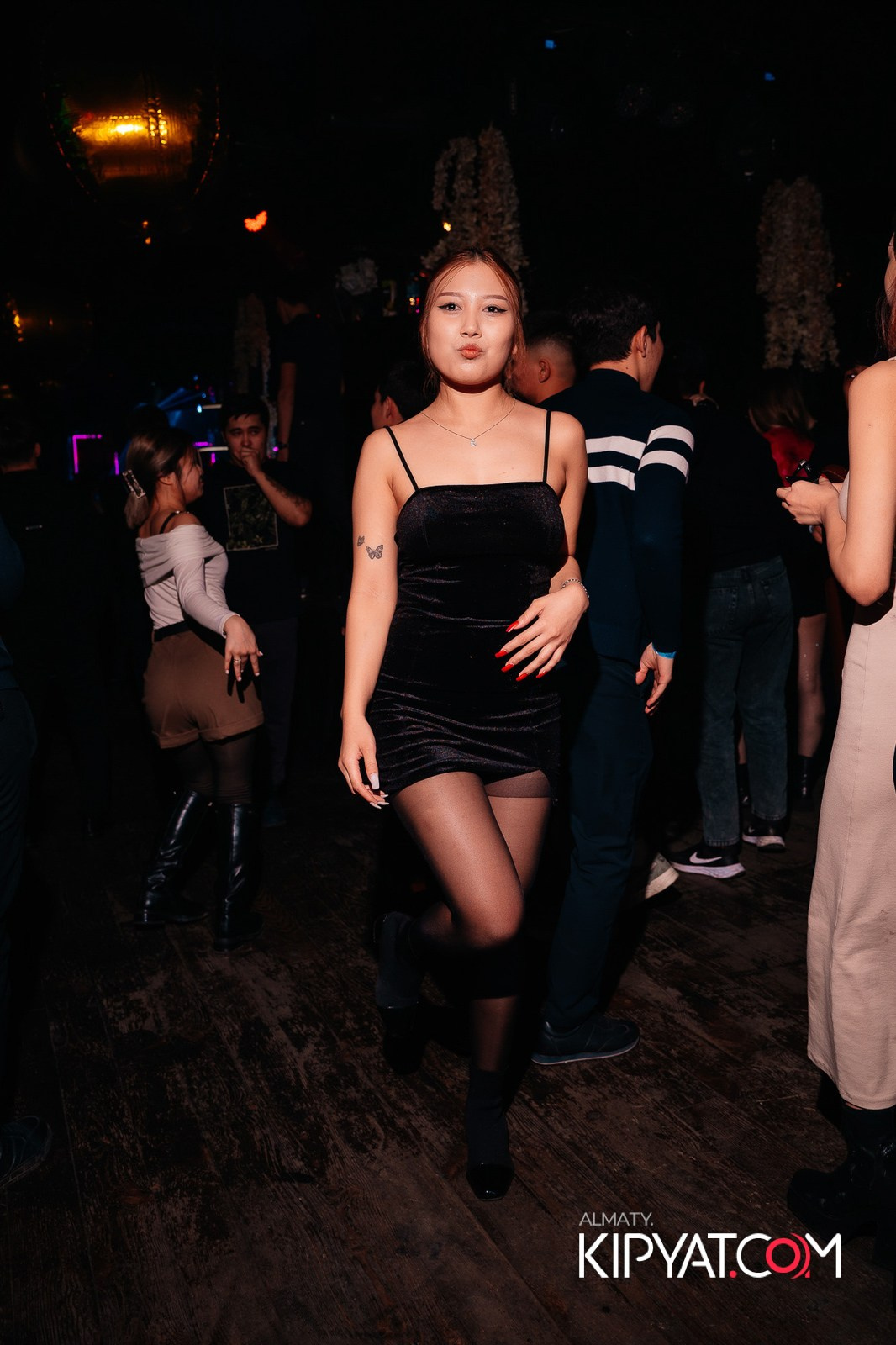 UYAT EMES BAR. КИПЯТКОМ АЛМАТЫ!