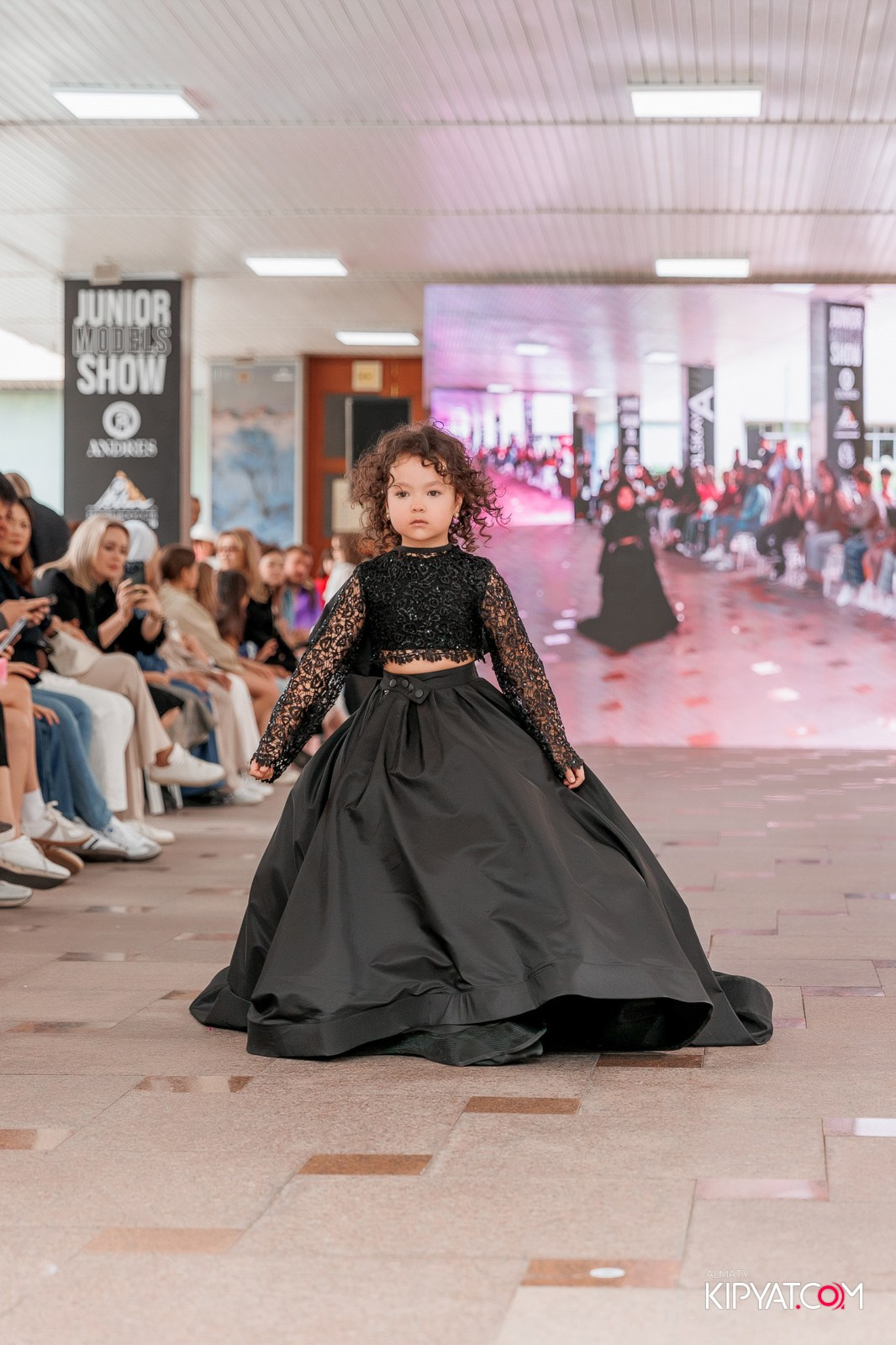 JUNIOR FASHION SHOW. КИПЯТКОМ АЛМАТЫ!