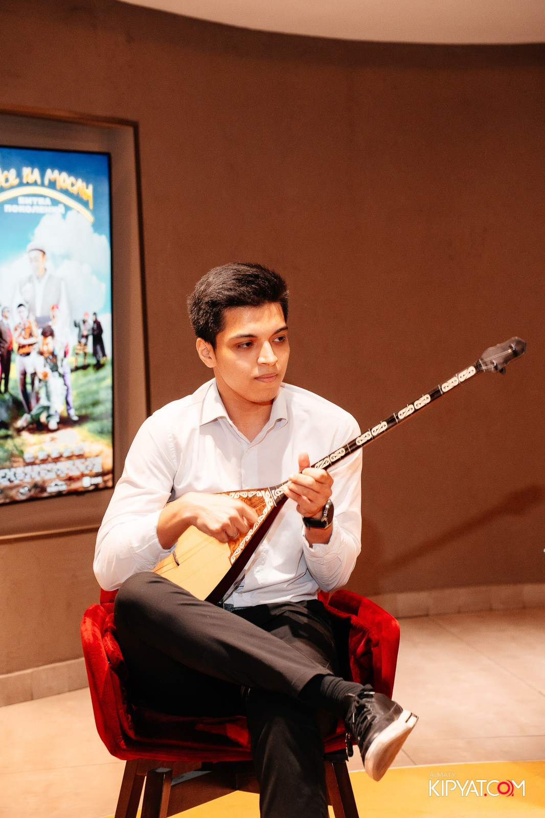 ЗАКРЫТЫЙ ПОКАЗ ФИЛЬМА «ВСЕ НА МОСЛЫ. БИТВА ПОКОЛЕНИЙ». КИПЯТКОМ АЛМАТЫ!