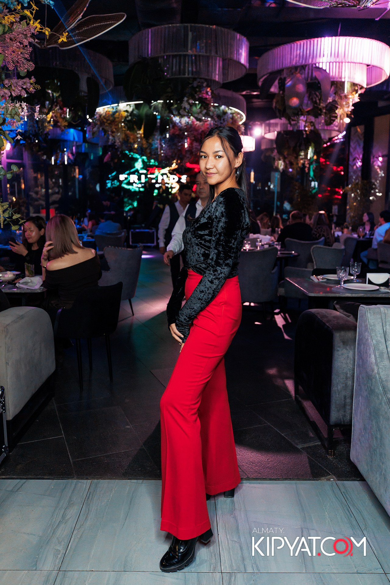 FRIENDS BAR & TERRACE. КИПЯТКОМ АЛМАТЫ! Фотосъемка мероприятий в Алматы