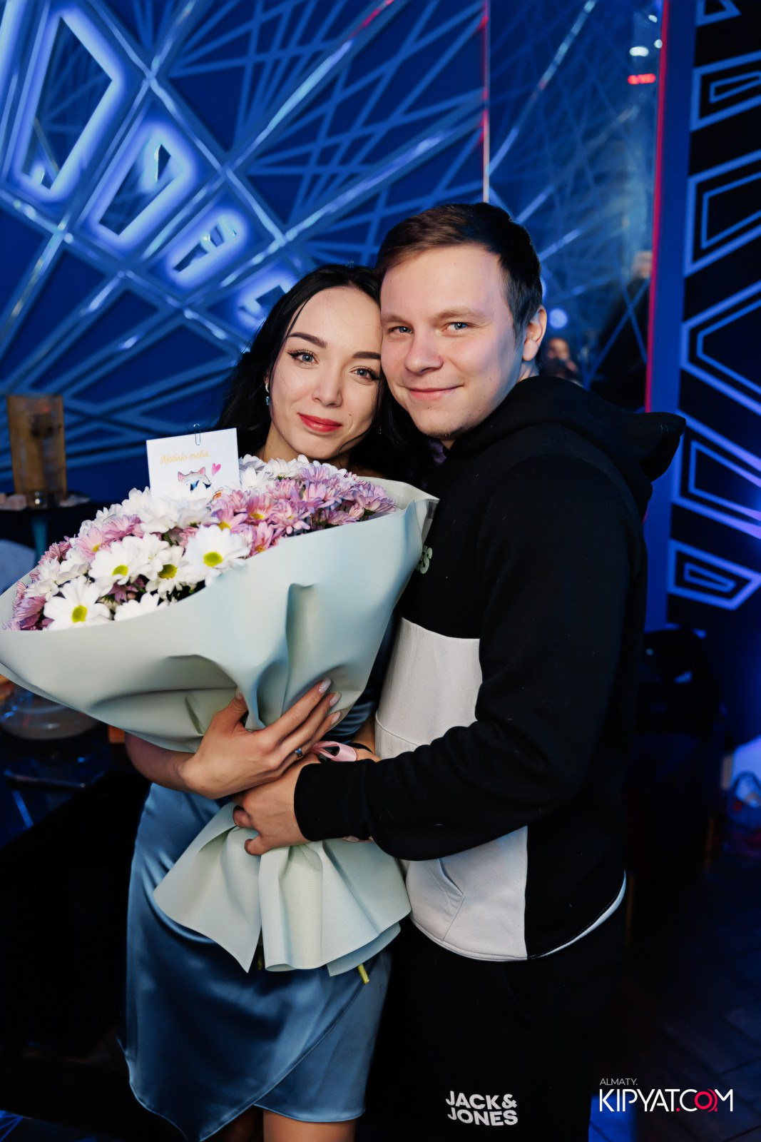 ЗАЯ, НА БИС. КИПЯТКОМ АЛМАТЫ!