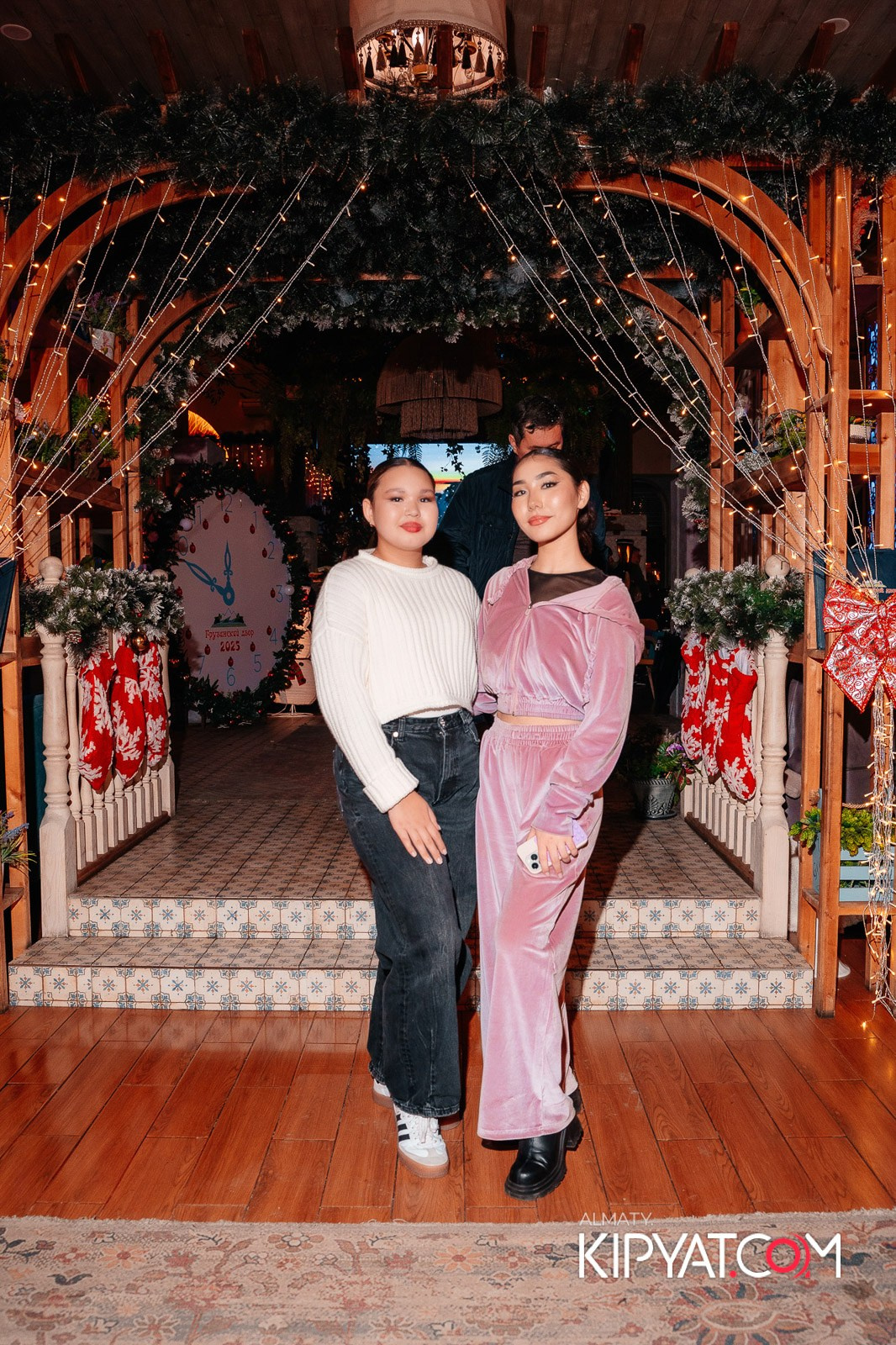 ГРУЗИНСКИЙ ДВОР НА КАБАНБАЙ БАТЫРА. КИПЯТКОМ АЛМАТЫ!