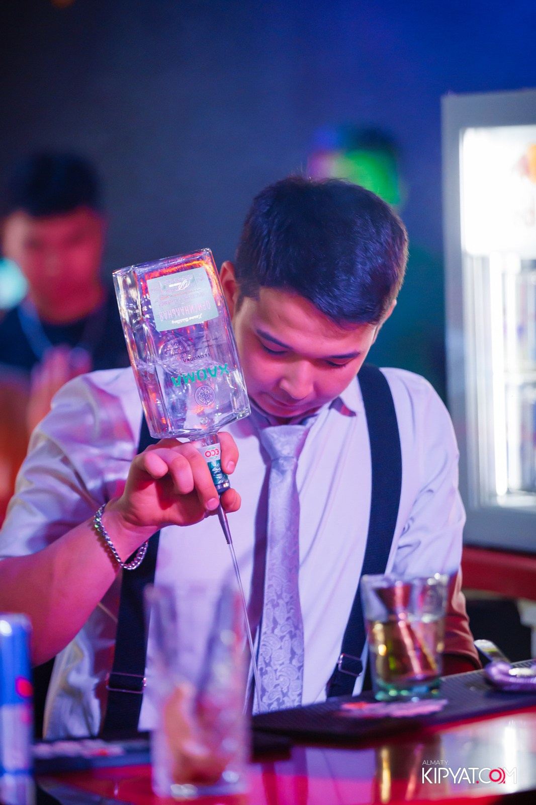 UYAT EMES BAR. КИПЯТКОМ АЛМАТЫ!