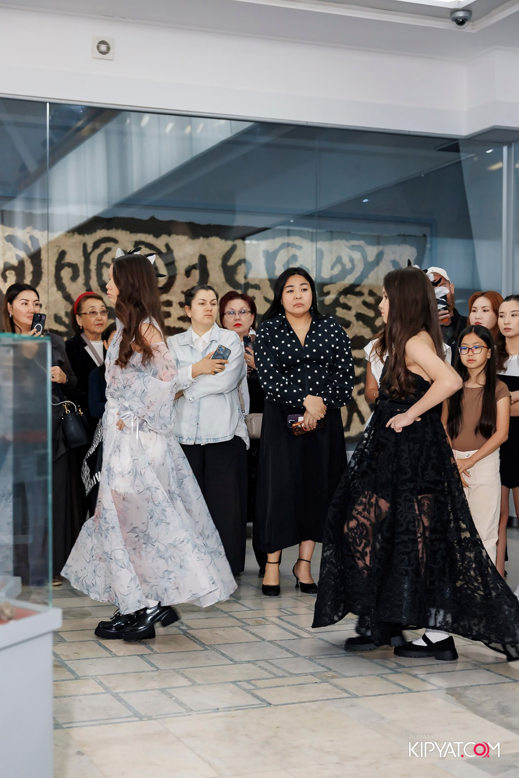 JUNIOR MODELS SHOW. ПЕРФОМАНС НОЧЬ В МУЗЕЕ. КИПЯТКОМ АЛМАТЫ! Фотосъемка мероприятий в Алматы