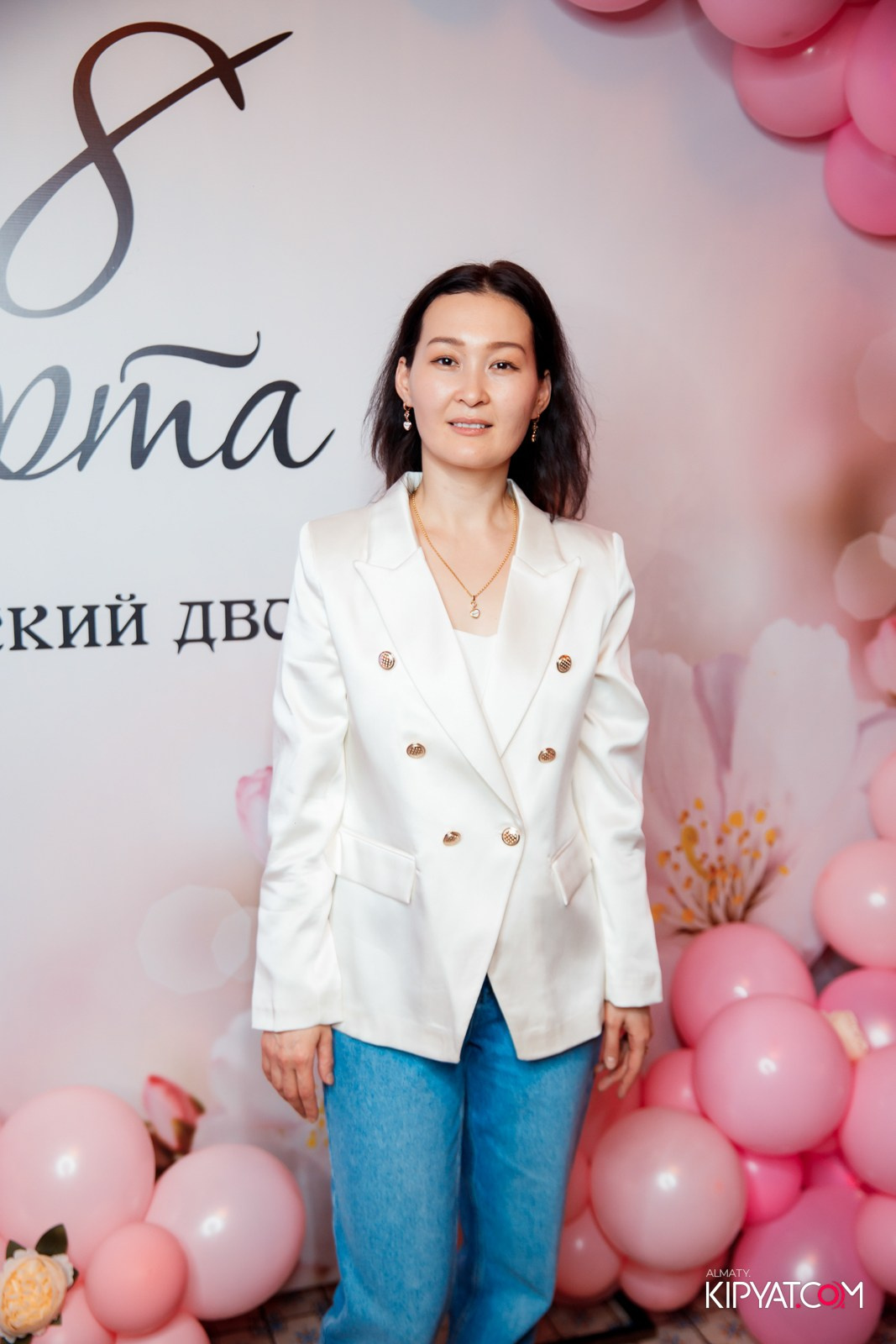 ГРУЗИНСКИЙ ДВОР НА КАБАНБАЙ БАТЫРА. КИПЯТКОМ АЛМАТЫ!