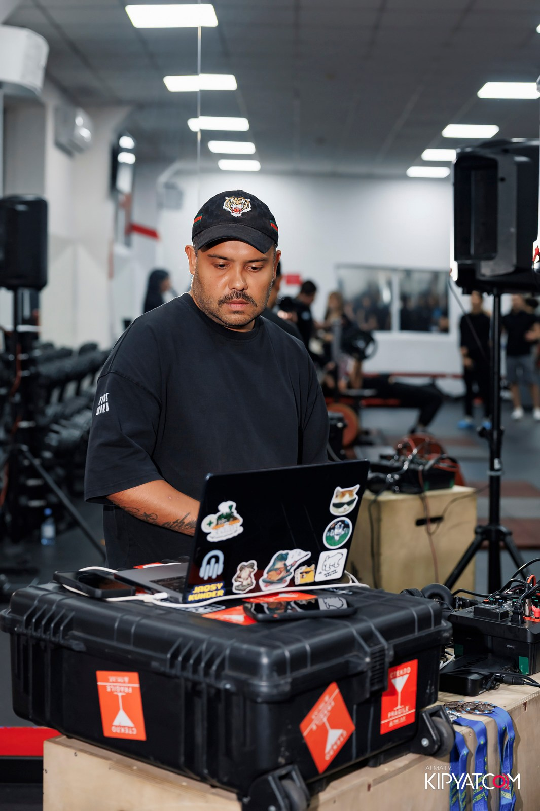 ДЕНЬ РОЖДЕНИЯ ТРЕНАЖЕРНОГО ЗАЛА MIND OF BODY. КИПЯТКОМ АЛМАТЫ! Фотосъемка мероприятий в Алматы