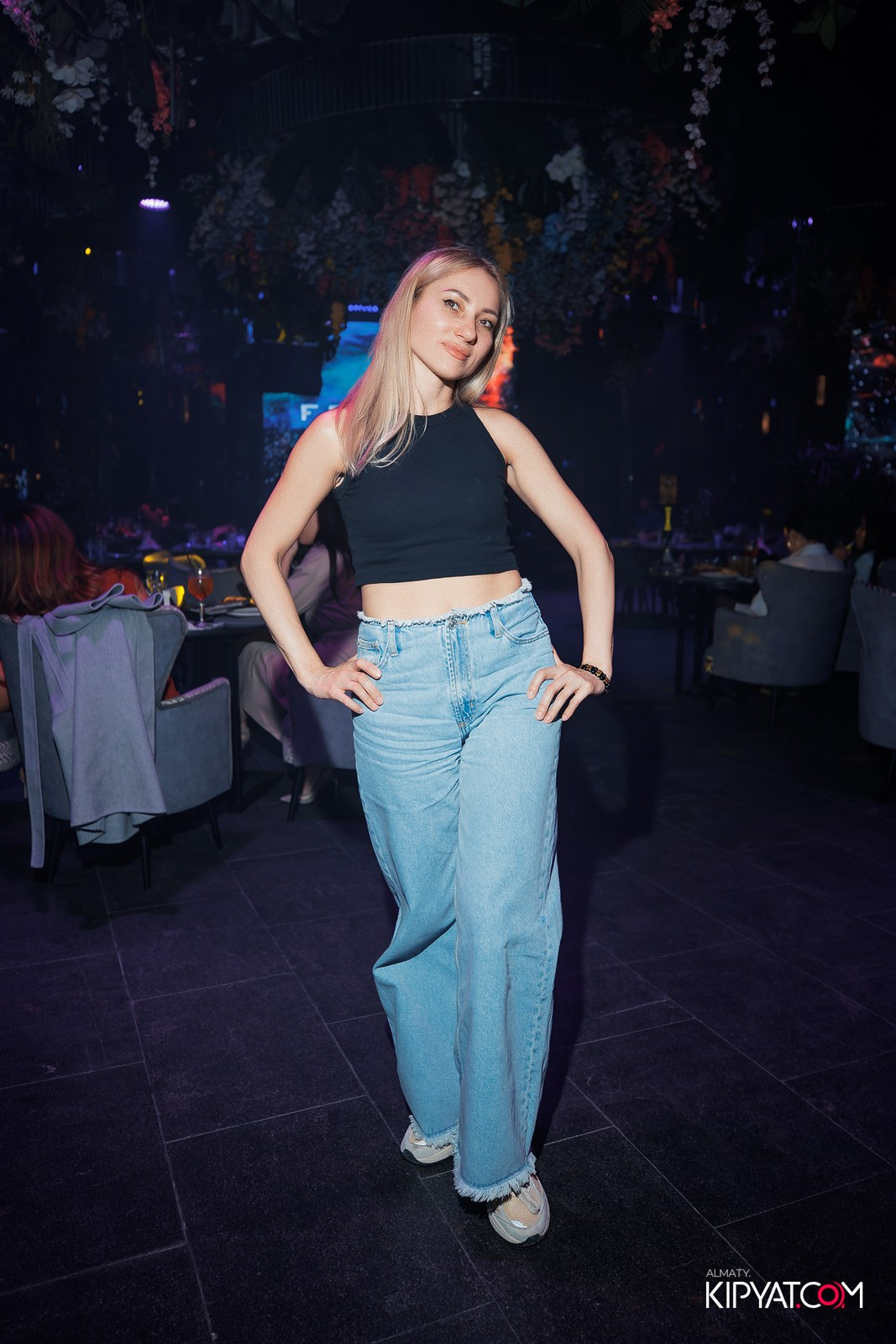 FRIENDS BAR & TERRACE. КИПЯТКОМ АЛМАТЫ!