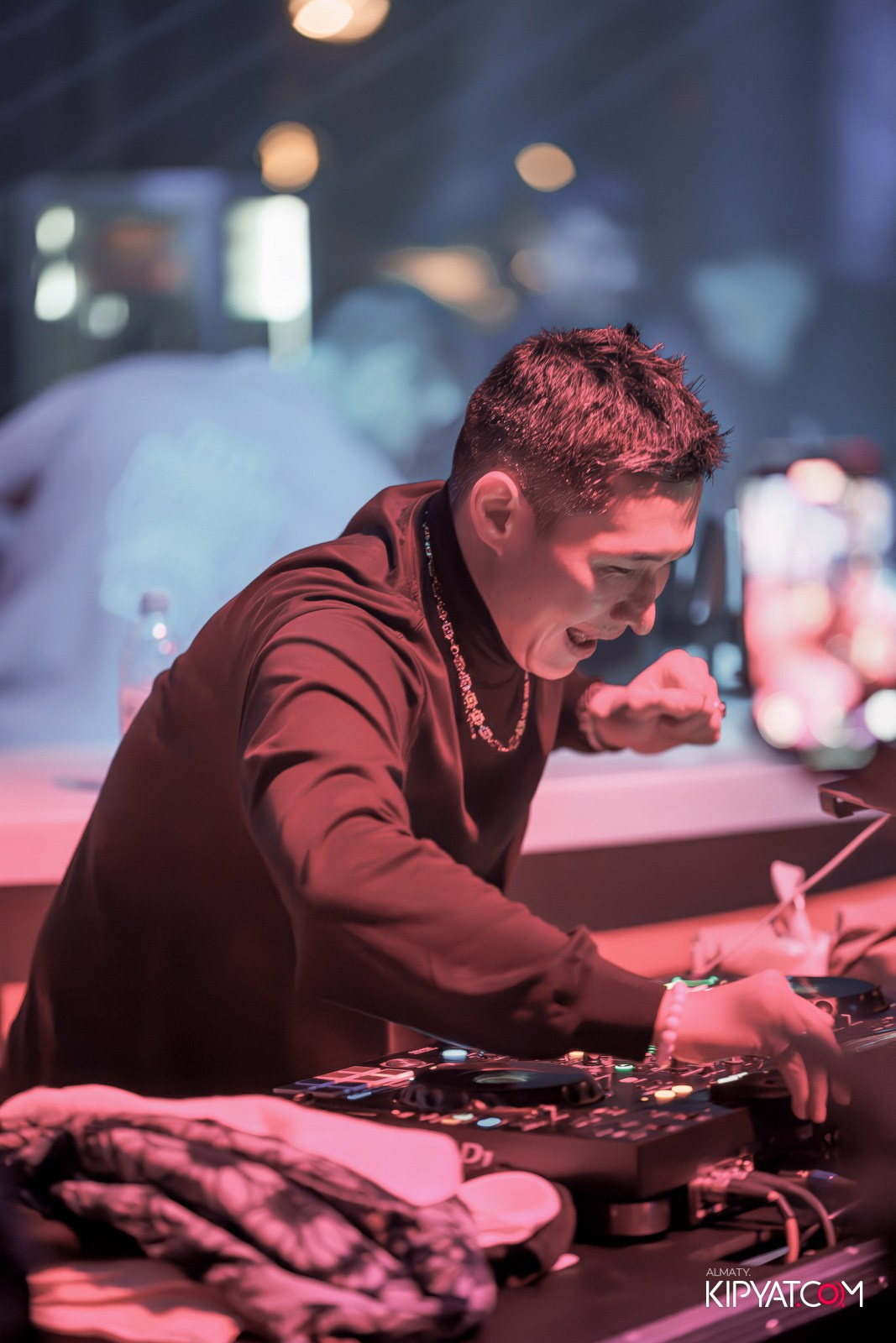 SANTA RAVE В НОЧНОМ КЛУБЕ SANTA BARBARA. КИПЯТКОМ АЛМАТЫ!