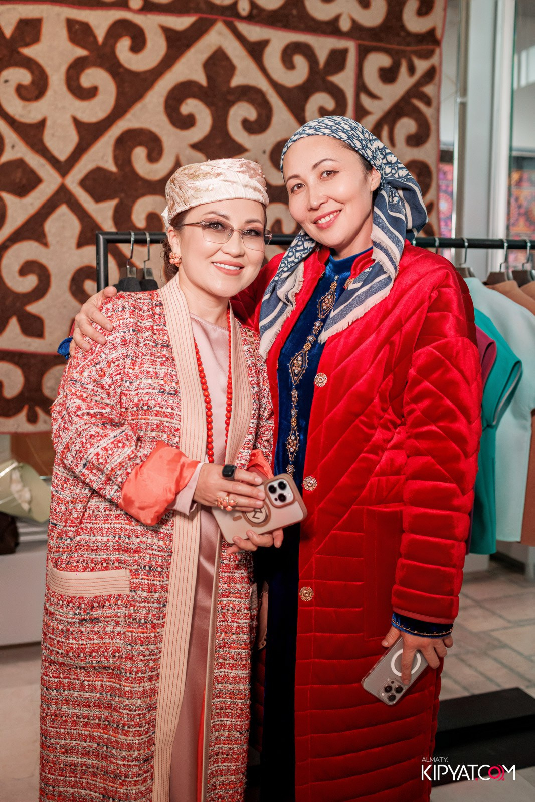 FASHION ПОКАЗ, КАЗАХСКОЙ НАЦИОНАЛЬНОЙ ОДЕЖДЫ. КИПЯТКОМ АЛМАТЫ!