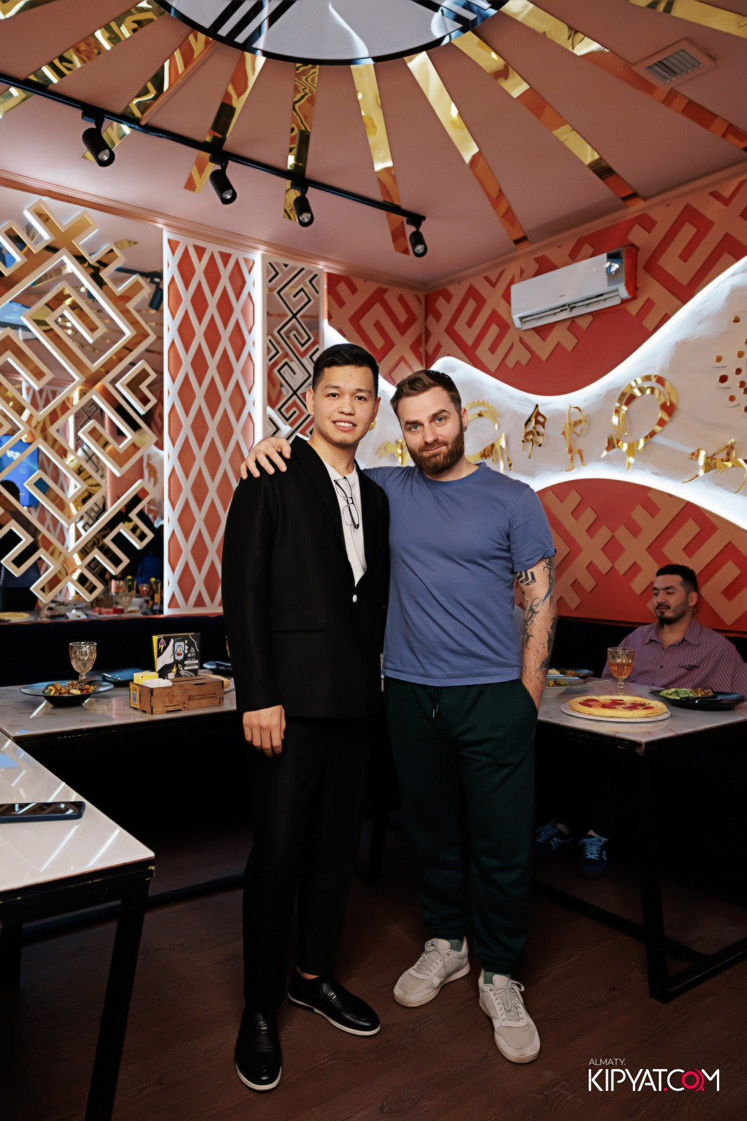 УХО И МЕДВЕДЬ НА ГАГАРИНА. КИПЯТКОМ АЛМАТЫ!