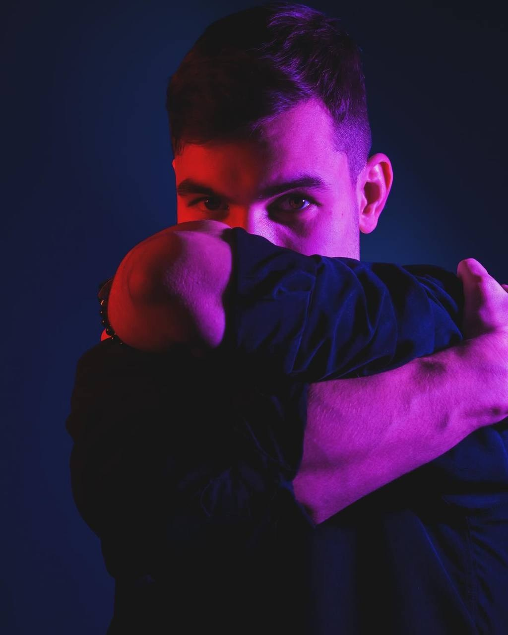 Портретная съемка — Кирилл. Портретный фотограф в Орле. Готовые фото за 3 дня! Помощь в позировании. Советы по организации