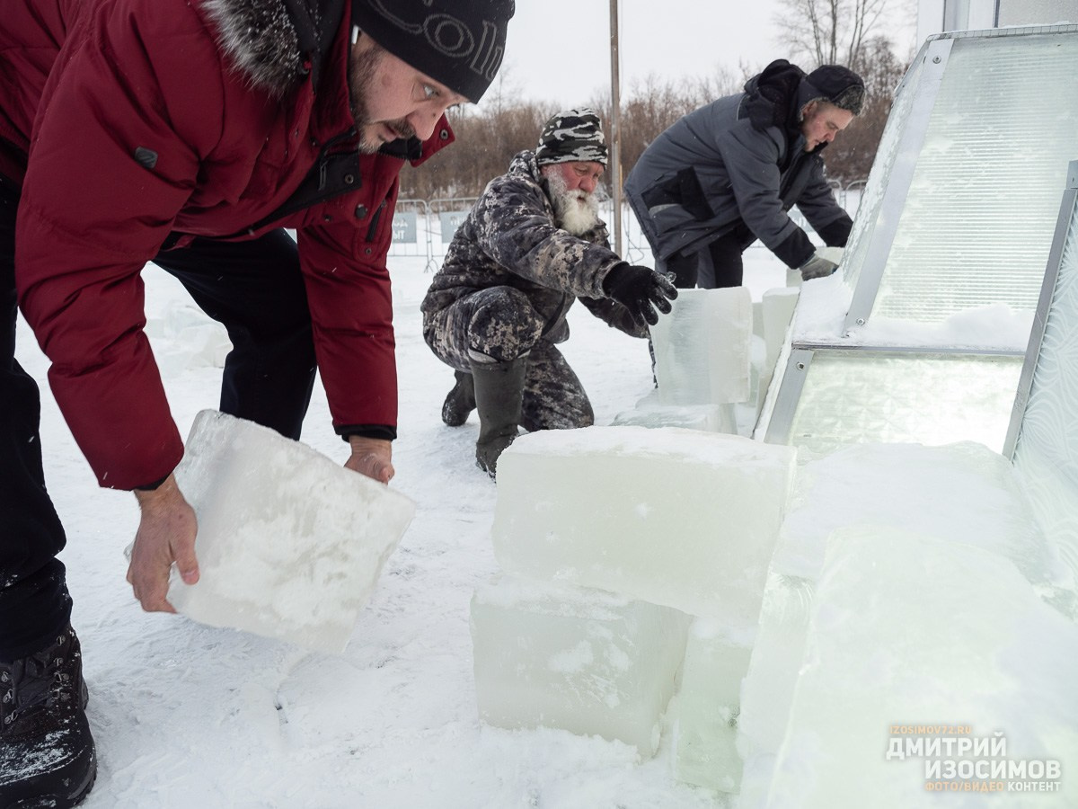 Замер льда на месте Крещенских купаний (репортаж)