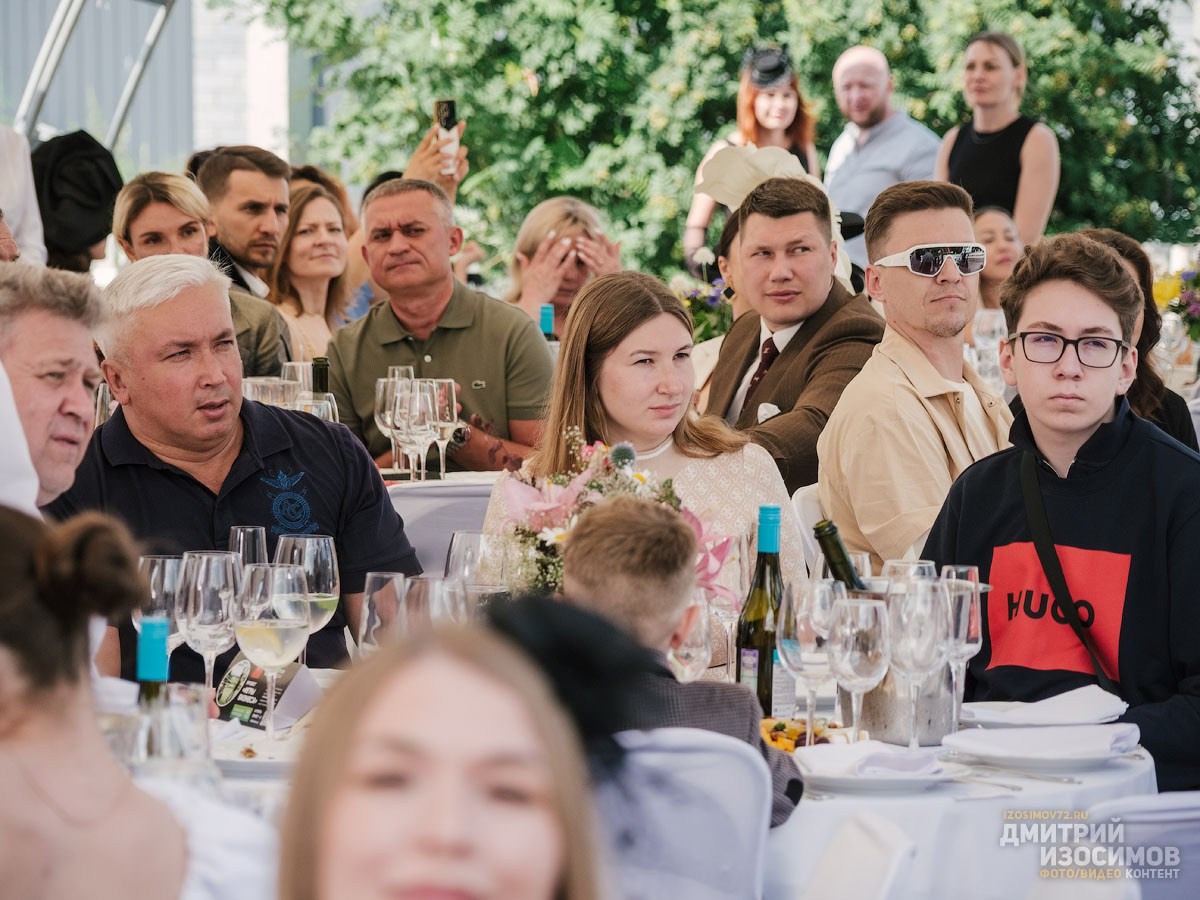 Скачки фаворитов 2024