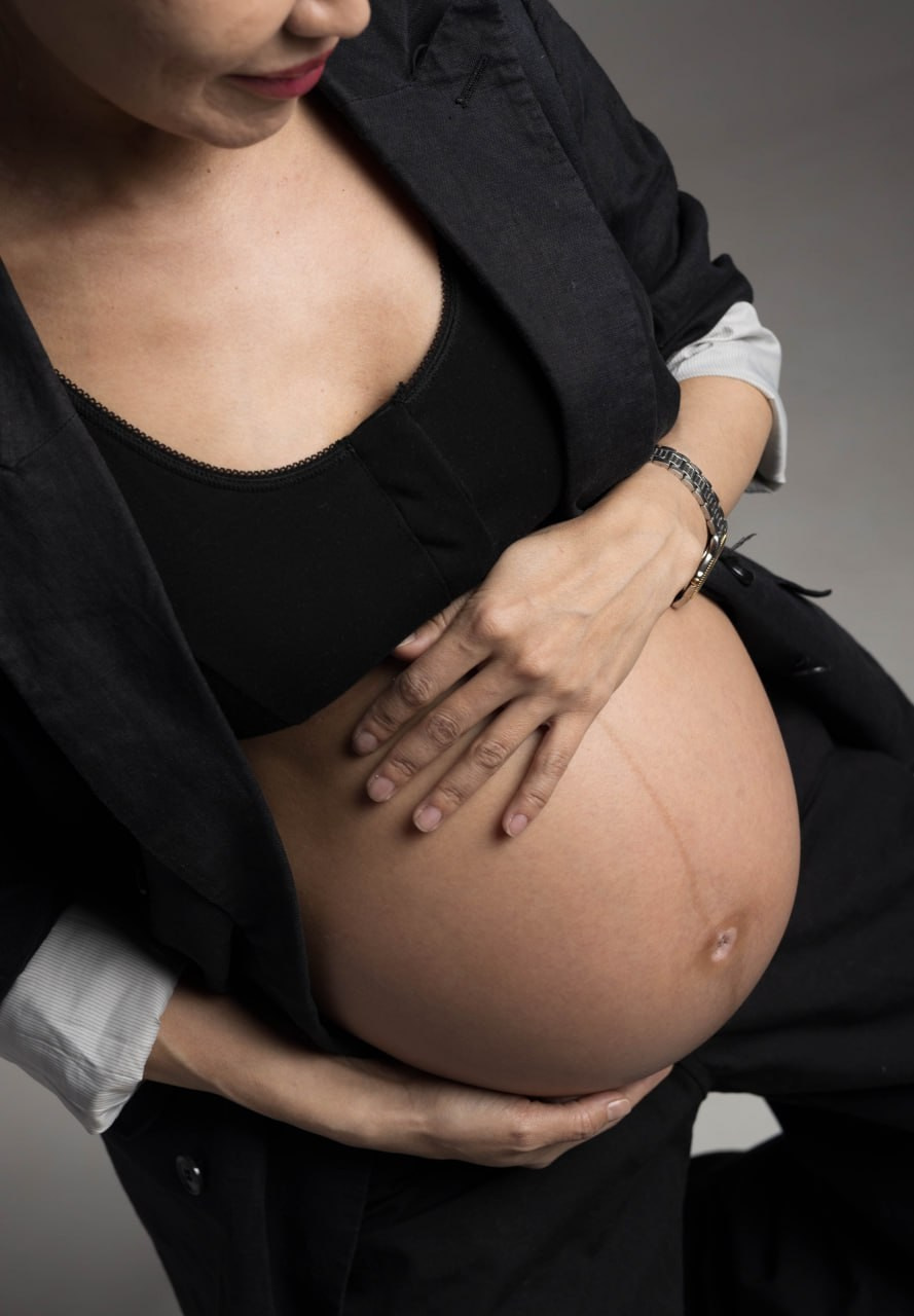 Фотосессия беременности в Алматы — maternity съёмка для будущих мам. Фотограф Алматы