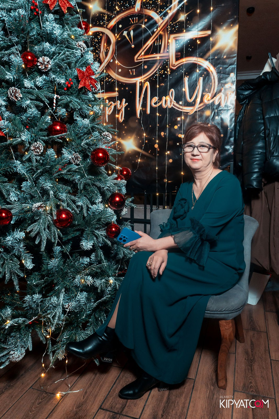 КАФЕ ЖАСМИН НА МОМЫШУЛЫ. КИПЯТКОМ АЛМАТЫ!