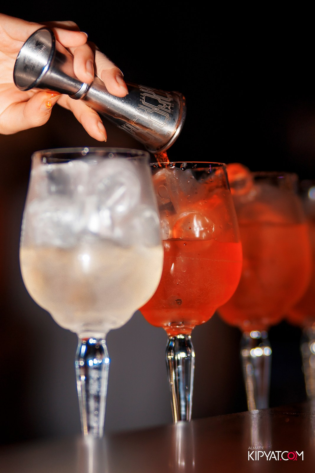 FRIENDS BAR & TERRACE. КИПЯТКОМ АЛМАТЫ!