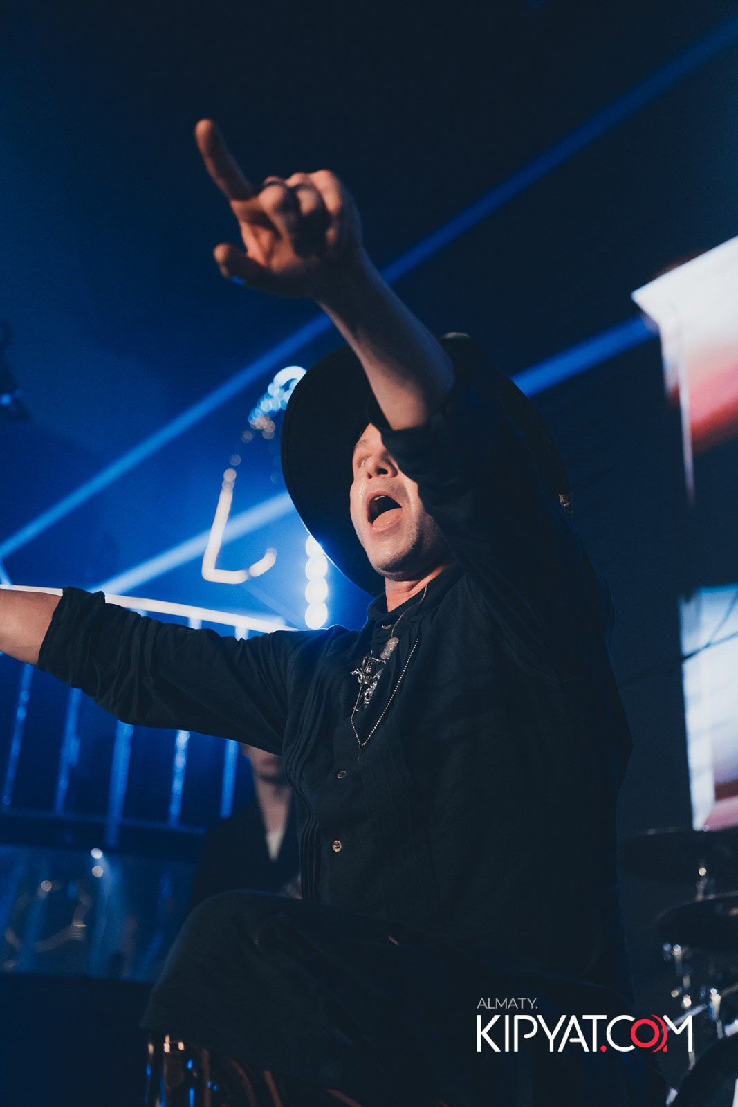 SANTA BARBARA — SPECIAL QUEST МИТЯ ФОМИН. КИПЯТКОМ АЛМАТЫ!