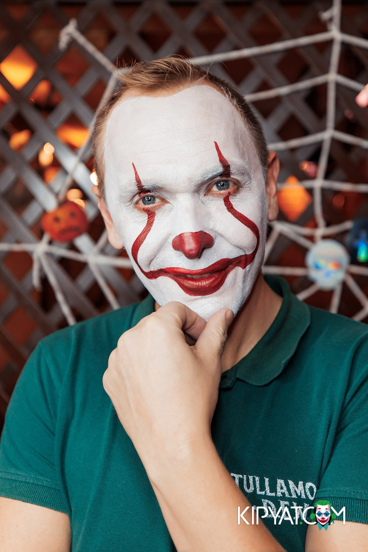 DICKENS RESTAURANT & BAR. КИПЯТКОМ АЛМАТЫ!