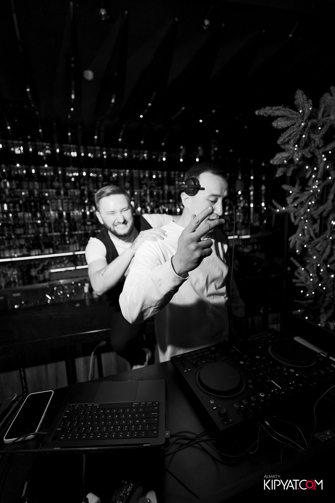 MOOD KARAOKE & TERRACE. КИПЯТКОМ АЛМАТЫ! Фотосъемка мероприятий в Алматы