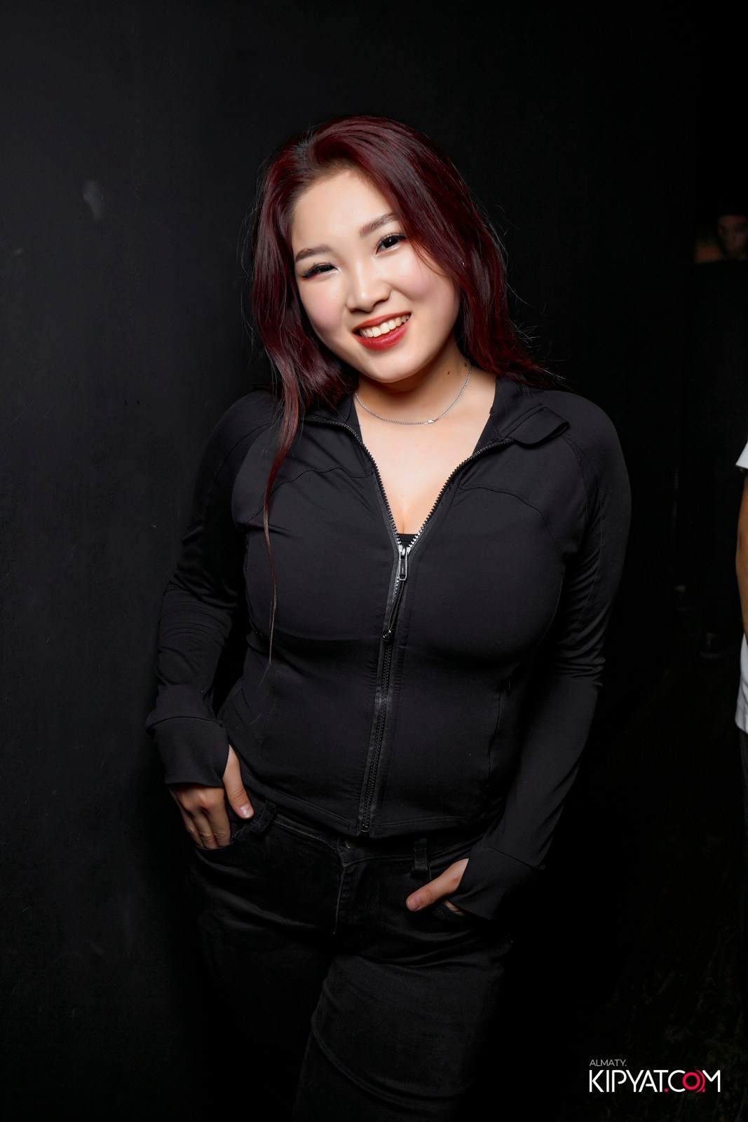 UYAT EMES BAR. КИПЯТКОМ АЛМАТЫ!