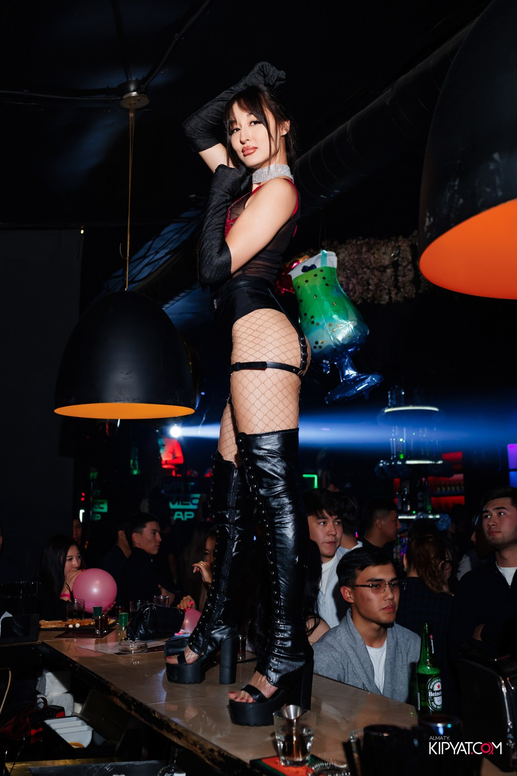 UYAT EMES BAR. КИПЯТКОМ АЛМАТЫ!