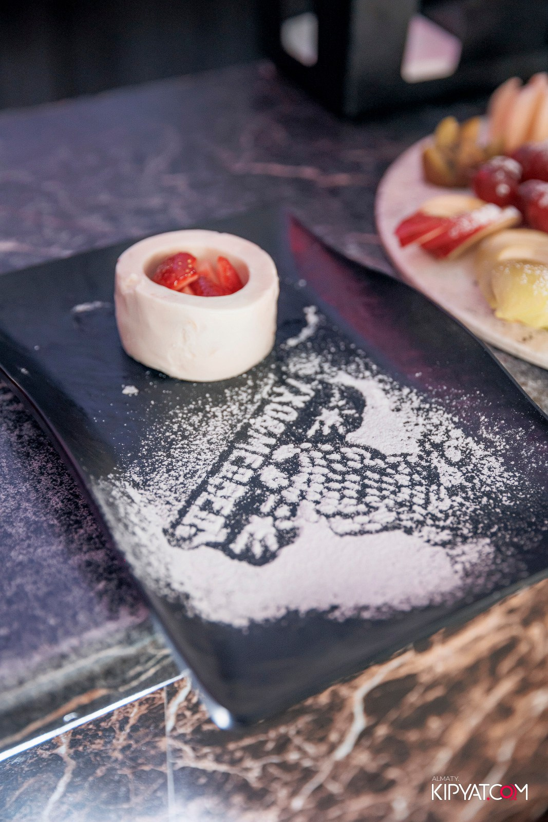 УХО И МЕДВЕДЬ НА ГАГАРИНА. КИПЯТКОМ АЛМАТЫ!