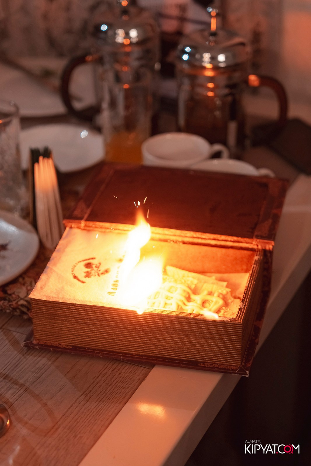 ШУФУТИНОВ ДЕНЬ В РЕСТОРАНЕ МАРЬИНА РОЩА. КИПЯТКОМ АЛМАТЫ!