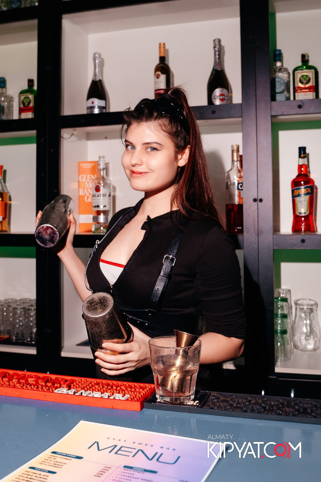 UYAT EMES BAR. КИПЯТКОМ АЛМАТЫ!