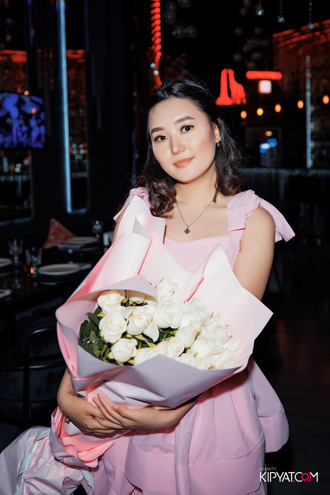 FRIENDS BAR & TERRACE. КИПЯТКОМ АЛМАТЫ!