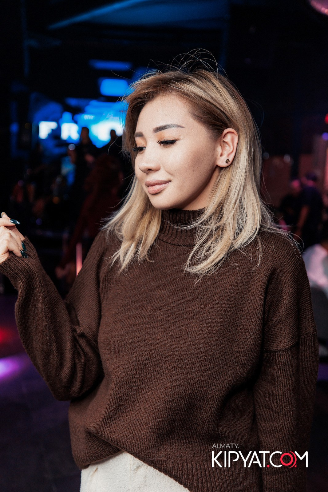 FRIENDS BAR & TERRACE. КИПЯТКОМ АЛМАТЫ!