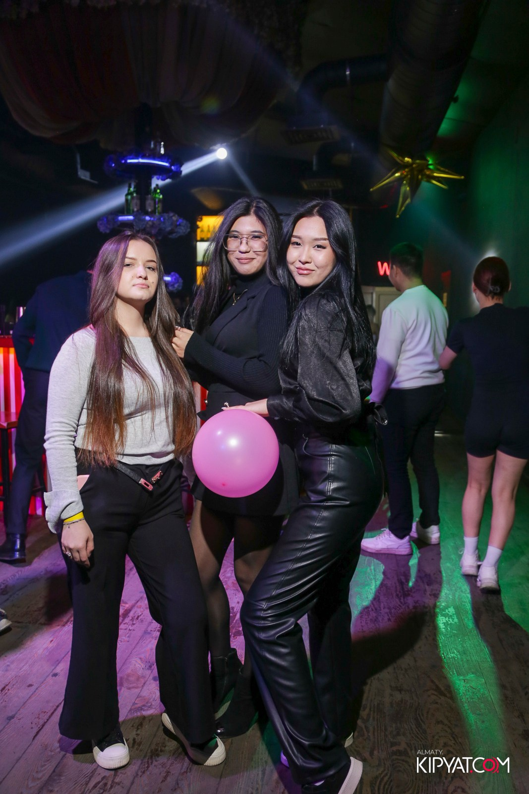 UYAT EMES BAR. КИПЯТКОМ АЛМАТЫ! Фотосъемка мероприятий в Алматы