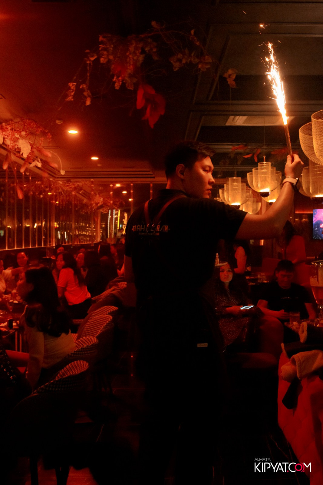 БАР ПАНАЕХАЛИ НА ДОСТЫК. КИПЯТКОМ АЛМАТЫ! Фотосъемка мероприятий в Алматы