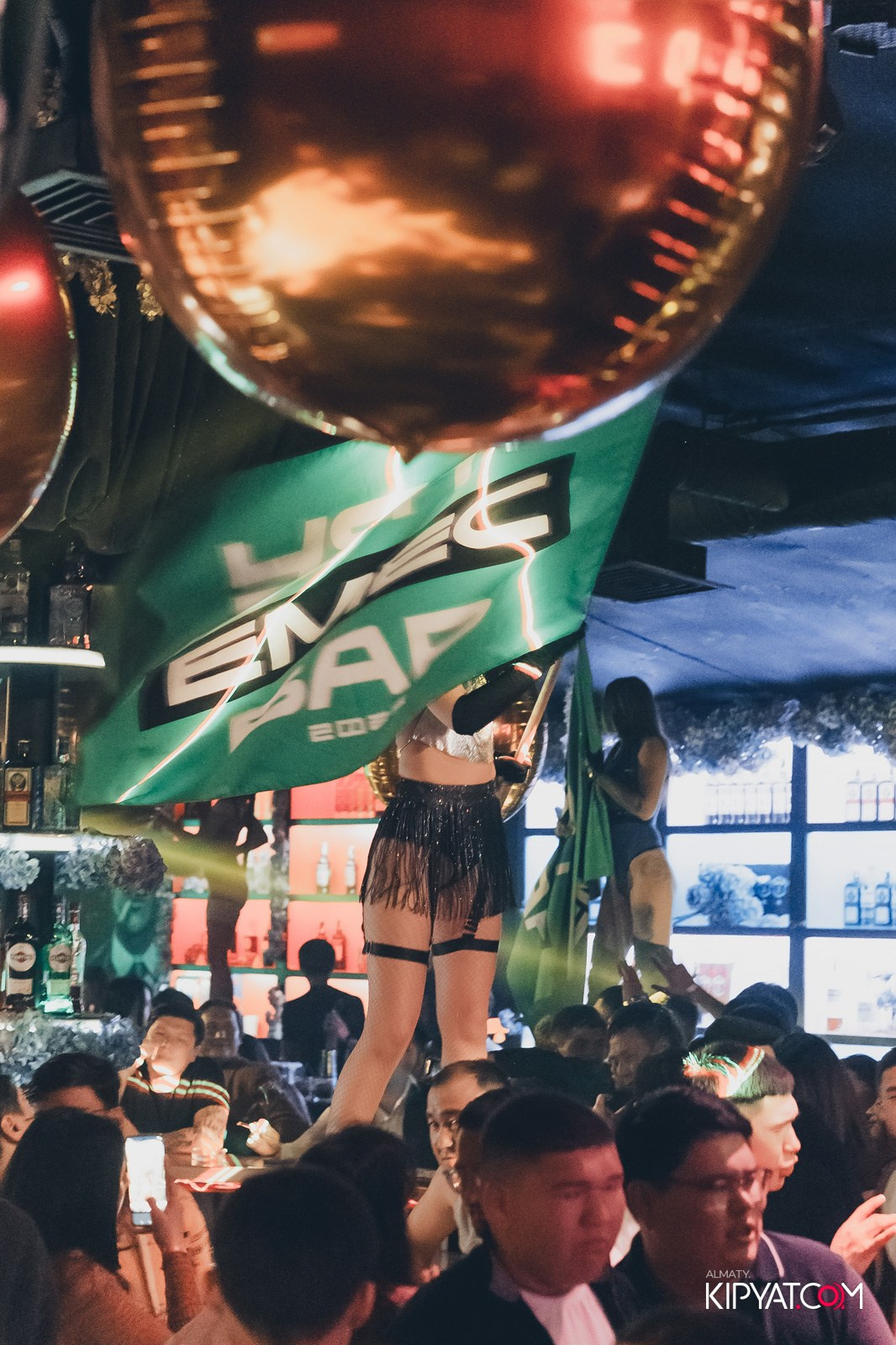 UYAT EMES BAR. КИПЯТКОМ АЛМАТЫ!