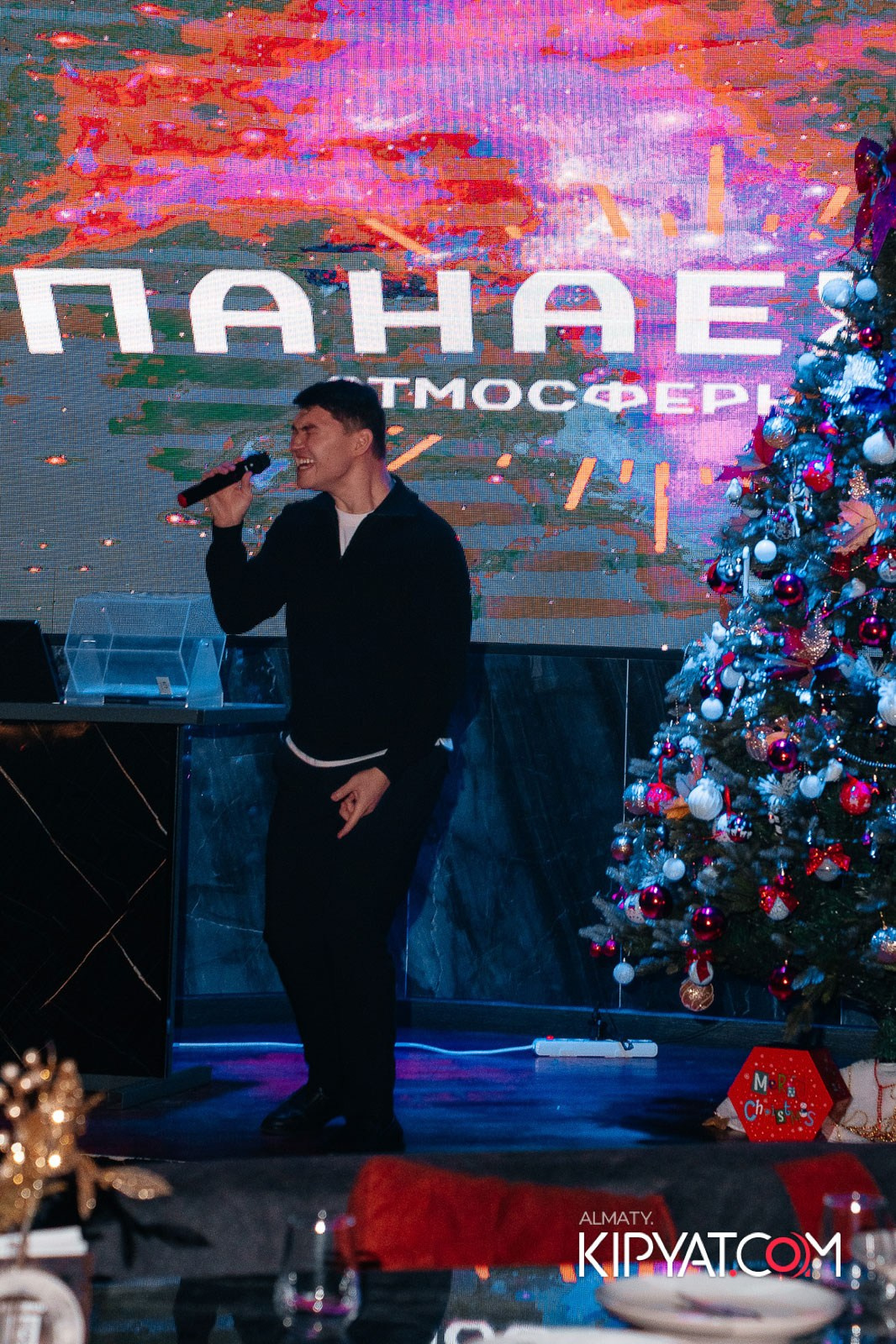 БАР ПАНАЕХАЛИ НА ТОЛЕ БИ. КИПЯТКОМ АЛМАТЫ!