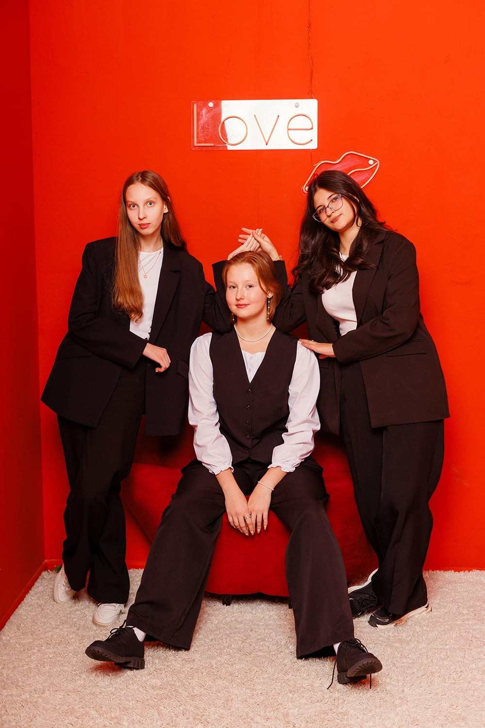 Студийная фотосессия для альбома 14 гимназия 9б. СИГМА | Студия выпускных альбомов Красноярск