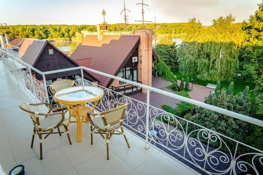 Парк отель «Петровский причал». Свадебный фотограф в Ростове Александра Груздева