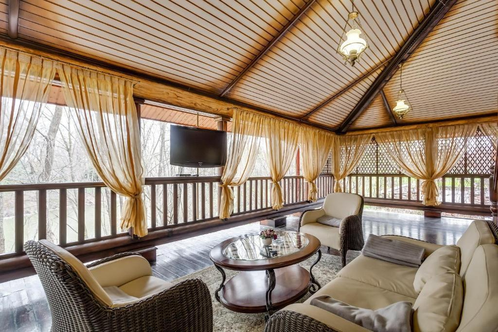 Парк отель «Каньон». Свадебный фотограф в Ростове Александра Груздева